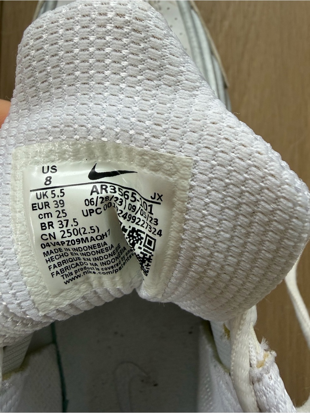 Nike White and Silver Shox Running Sneakers - Picture 5 of 5
